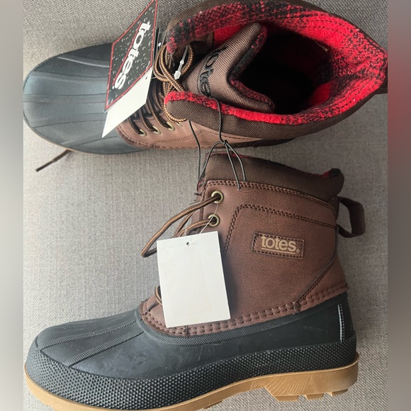 NWT Totes Men’s Duck Boots. Size 8 & 12 - Picture 9 of 12